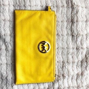 Michael kors Wristlet